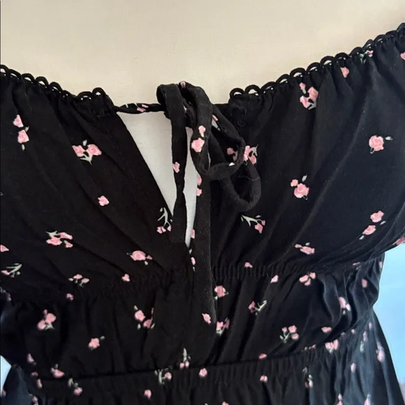 XS/PP Cotton On Pink Roses on Black Puff Sleeve Dress - Picture 2 of 9